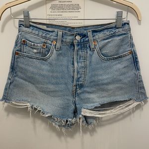 Levi’s Distressed Denim Shorts Size 26